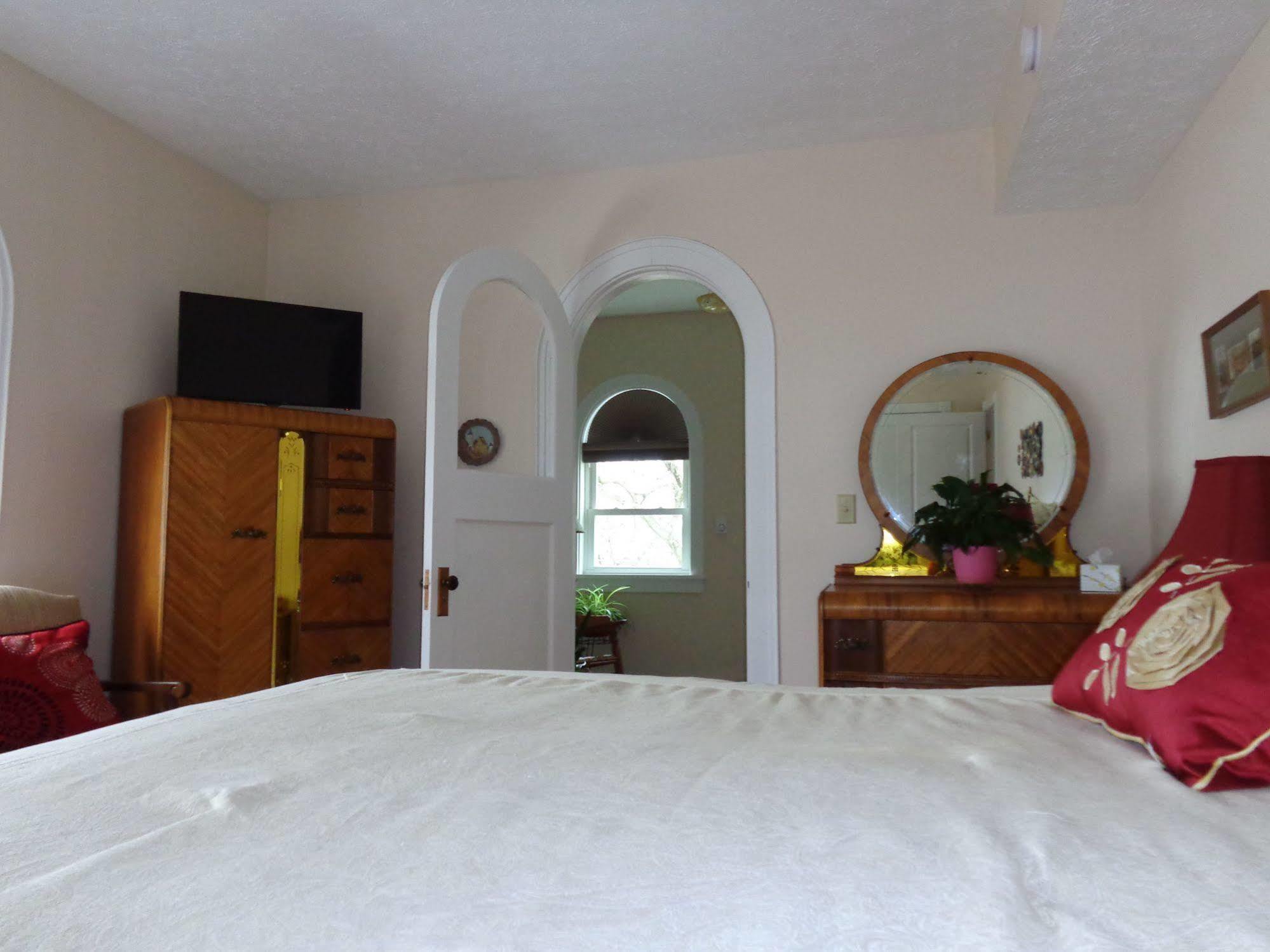 Connellsville Bed And Breakfast Экстерьер фото