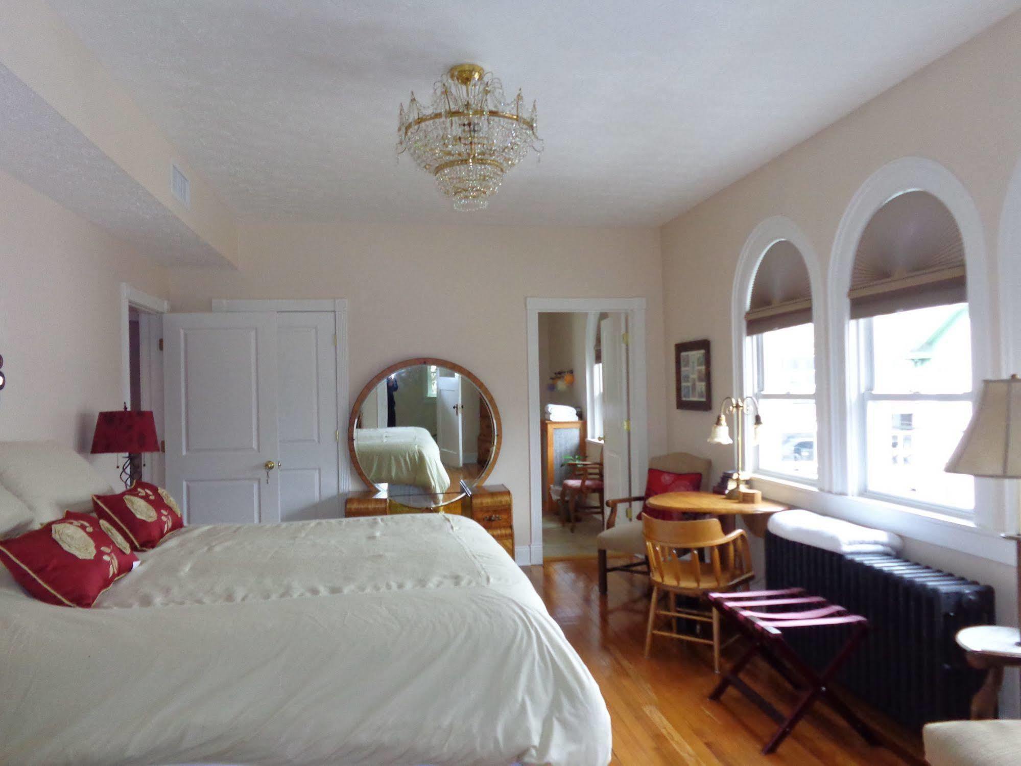 Connellsville Bed And Breakfast Экстерьер фото